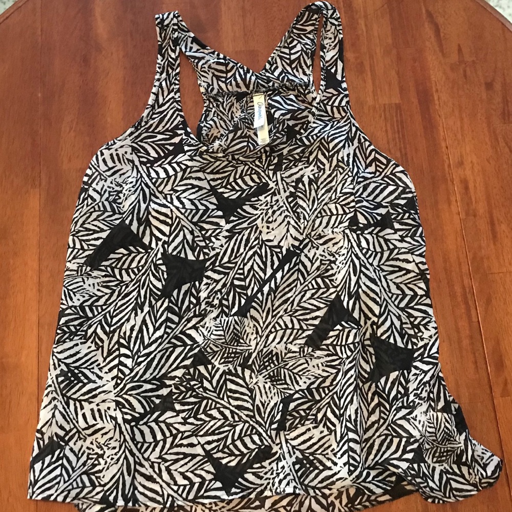 Aeropostale sheet pattern tank